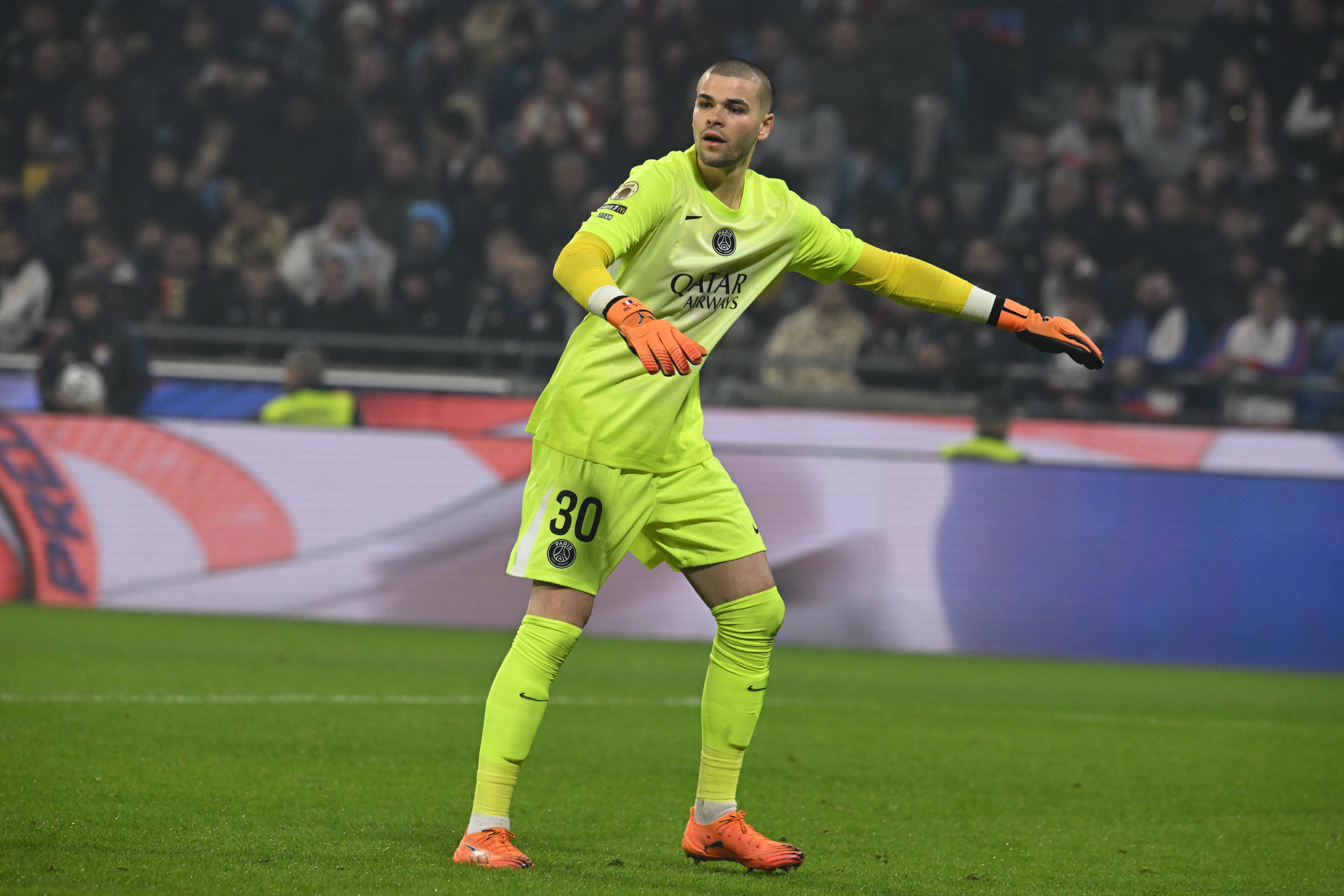 «ПСЖ» вырвал победу над «Марселем» в серии пенальти и завоевал Суперкубок Франции.