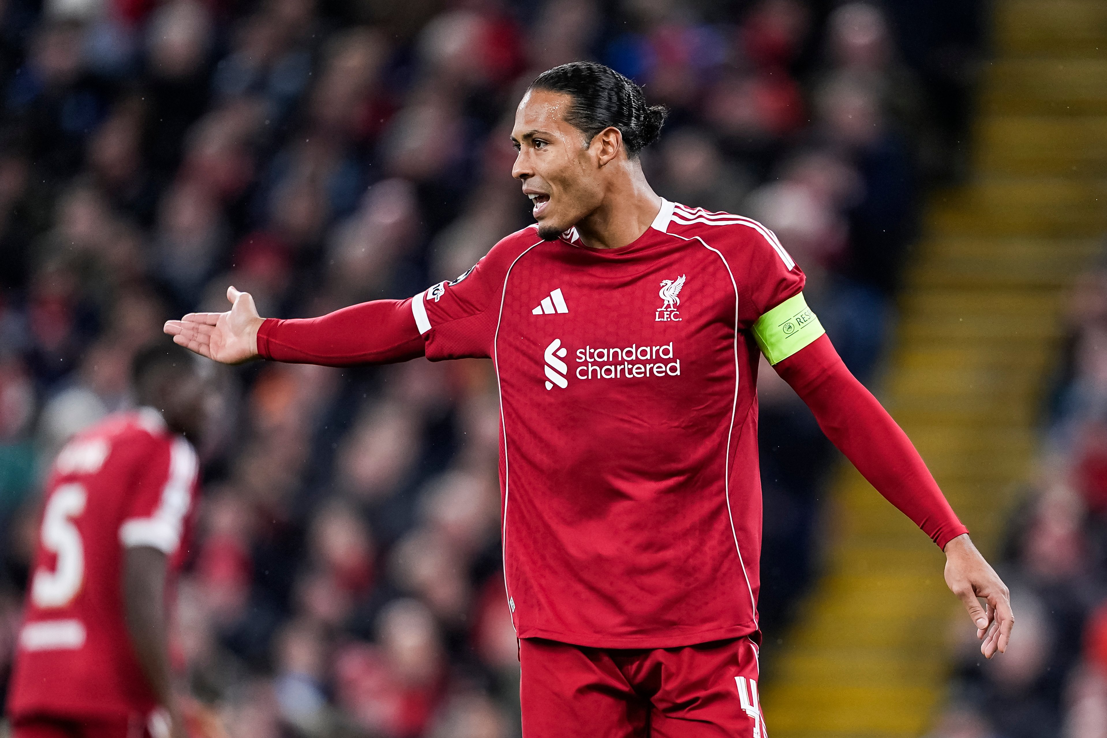 «Ливерпуль» разгромно проиграл ПСВ, потерпев третье поражение подряд с разницей в три мяча.