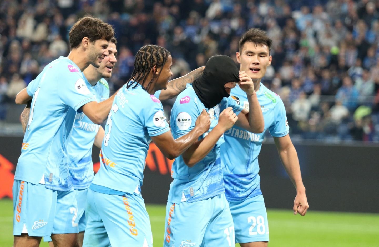 Дегтярев раскритиковал российские клубы за высокие зарплаты легионерам.