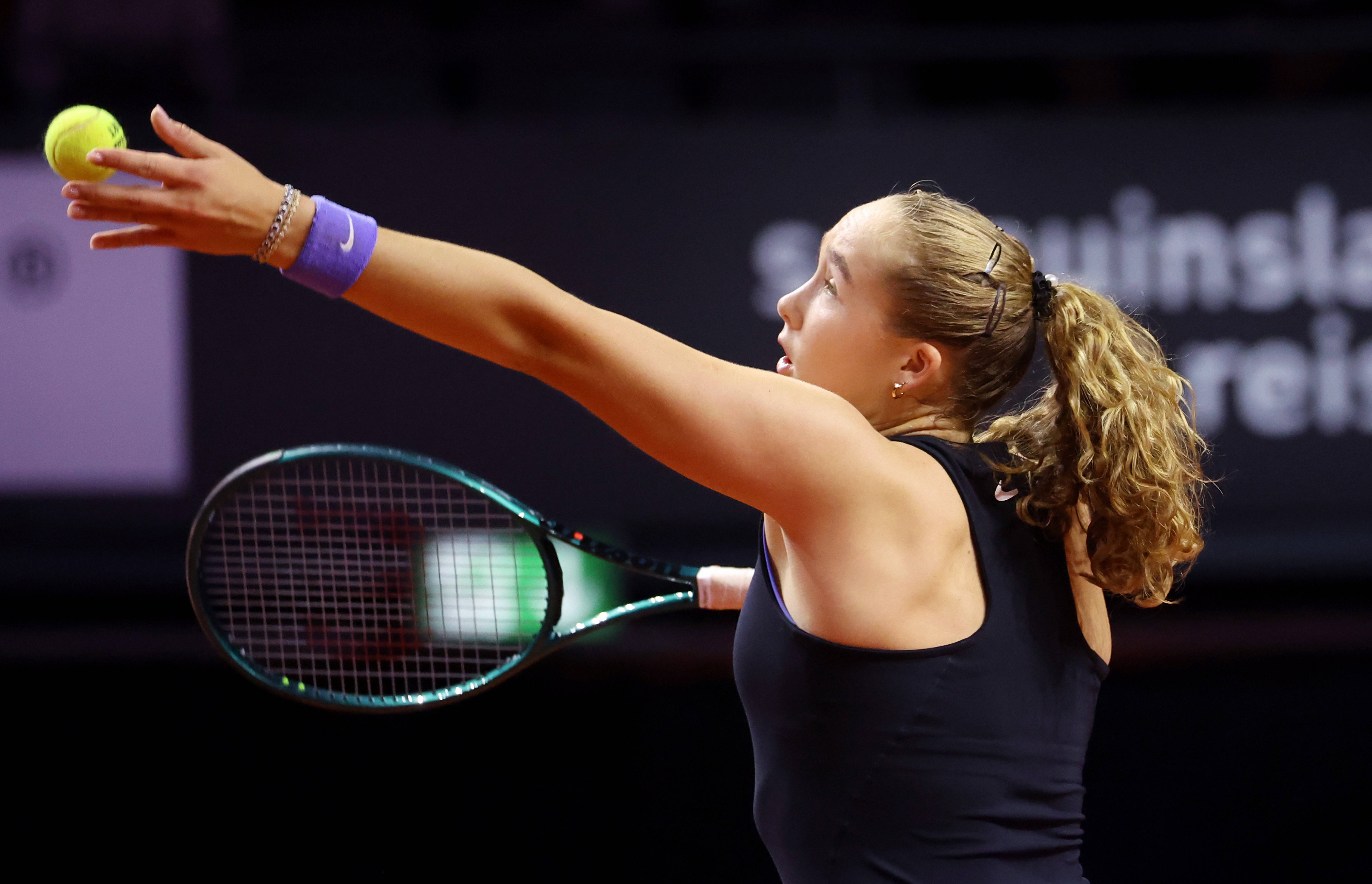 Андреева проиграла Рыбакиной в матче за выход в финал турнира в Штутгарте.