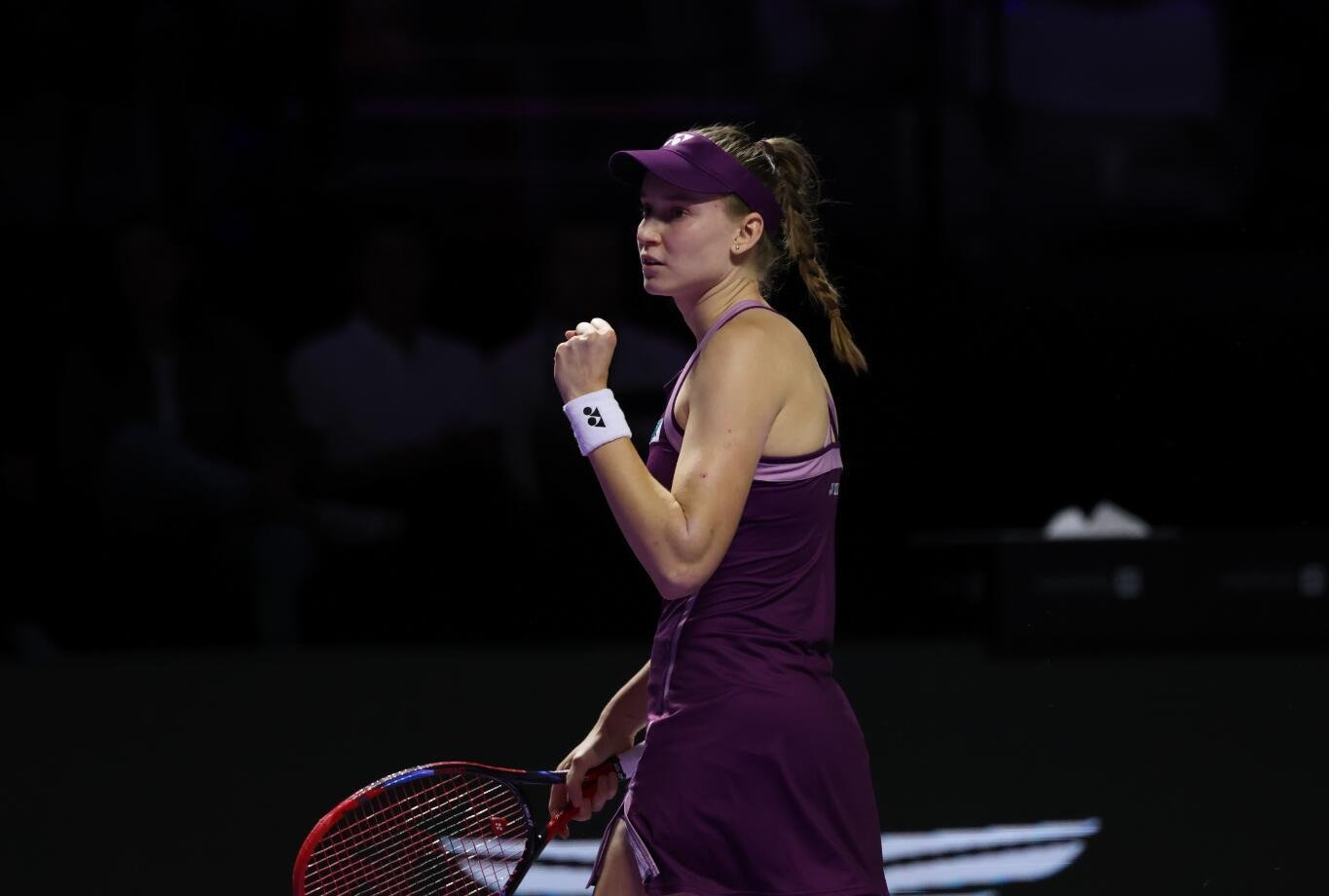 Рыбакина победила Соболенко и впервые стала чемпионкой Итогового турнира WTA.