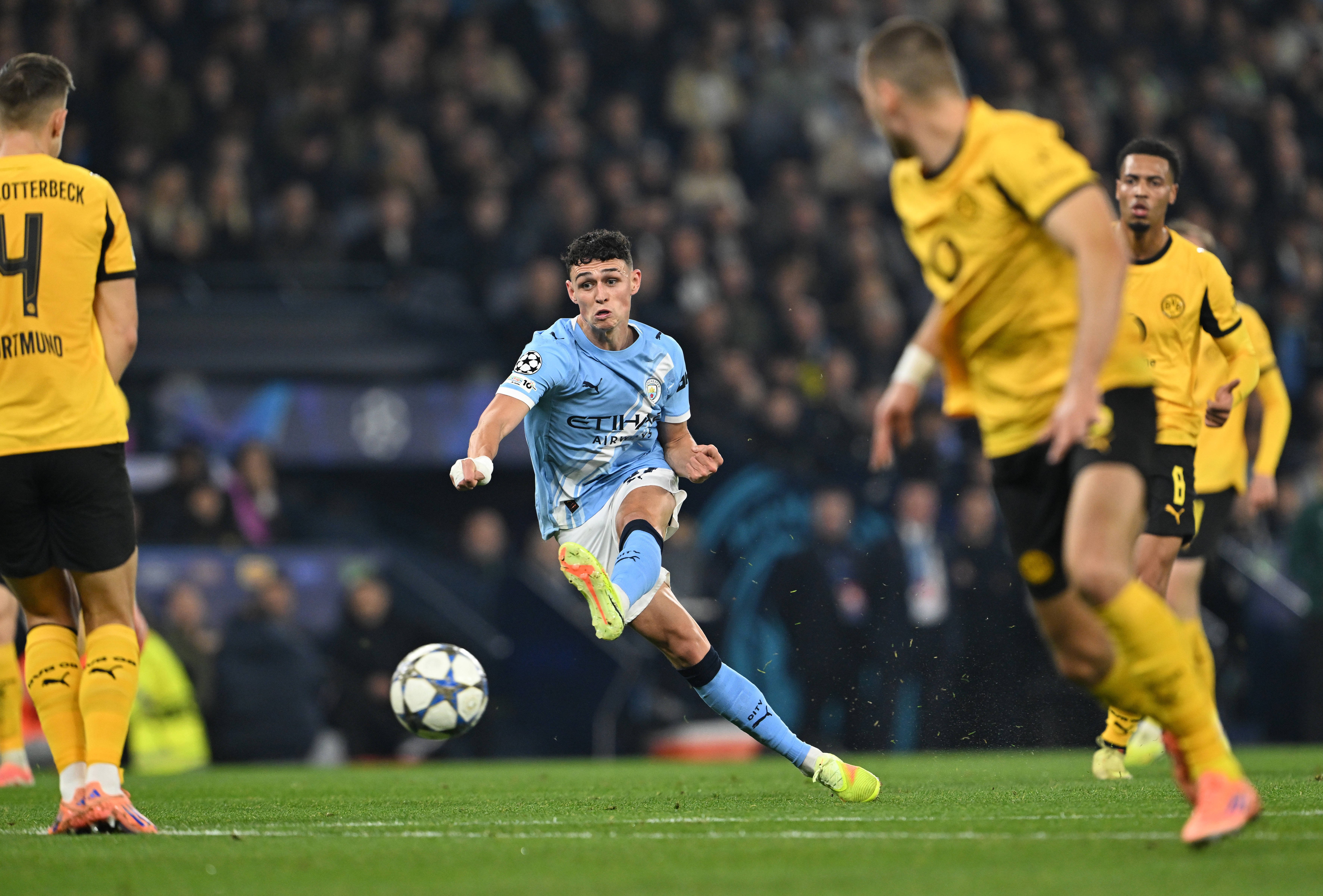 «Манчестер Сити» обыграл «Боруссию» благодаря дублю Фодена.