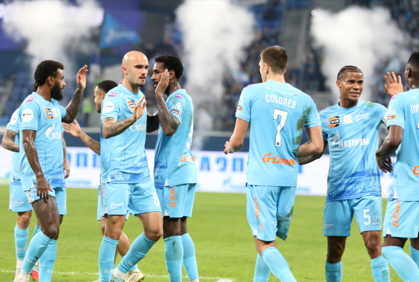 «Зенит» победил «Спартак» в РПЛ благодаря двум голам с пенальти.