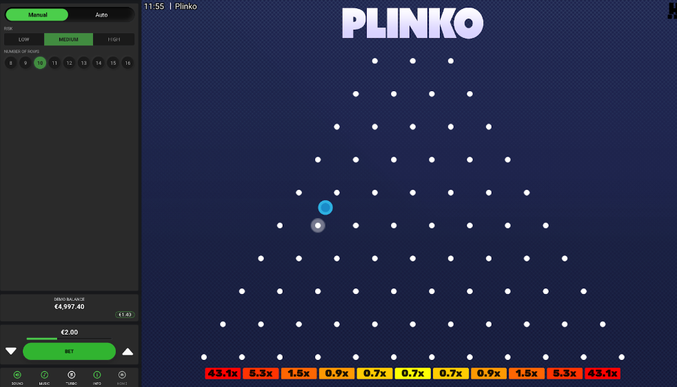 Juego de Plinko en acción con coeficientes visibles