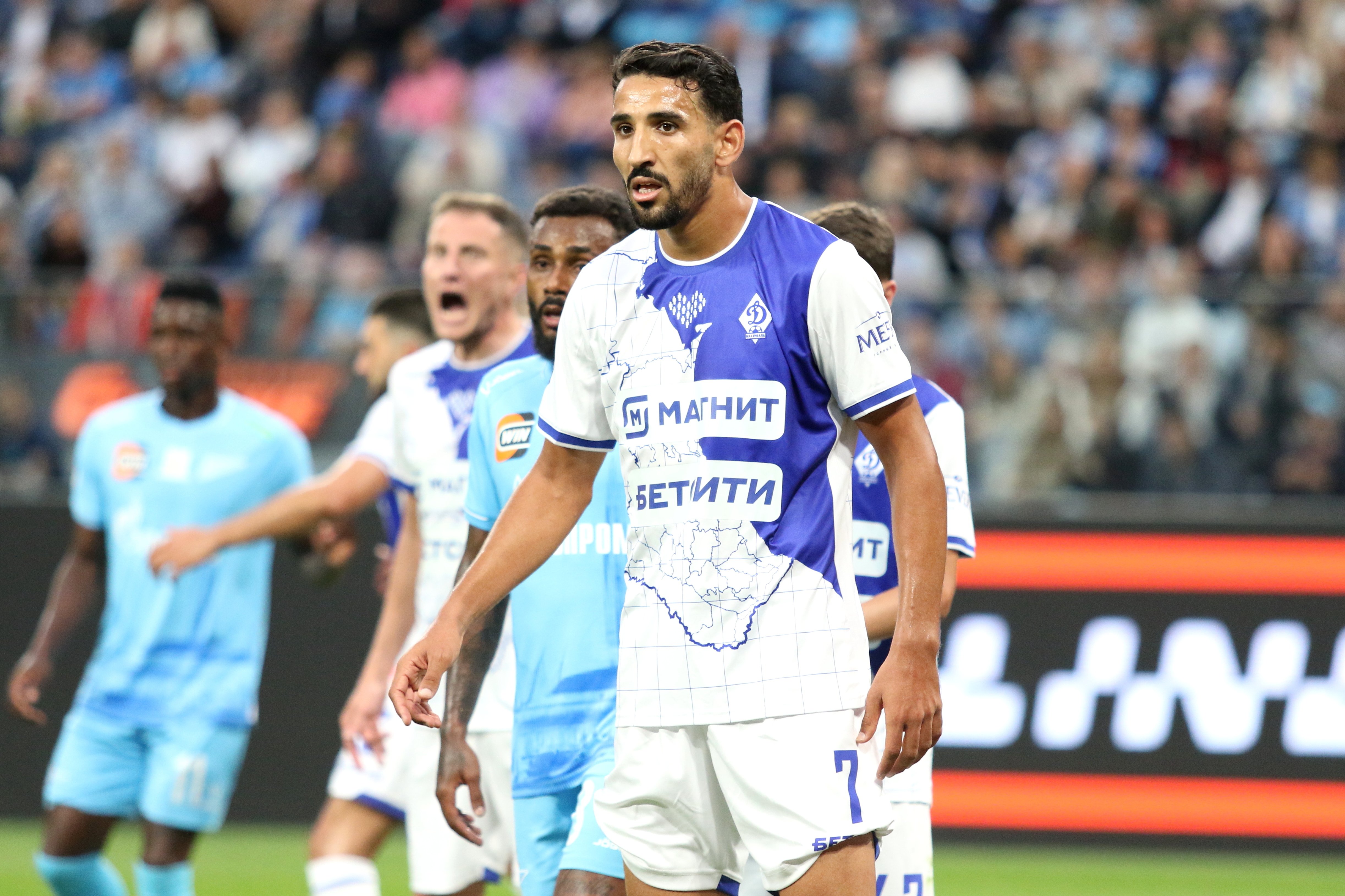 Сборная Бразилии не смогла победить Тунис из-за гола форварда махачкалинского «Динамо».