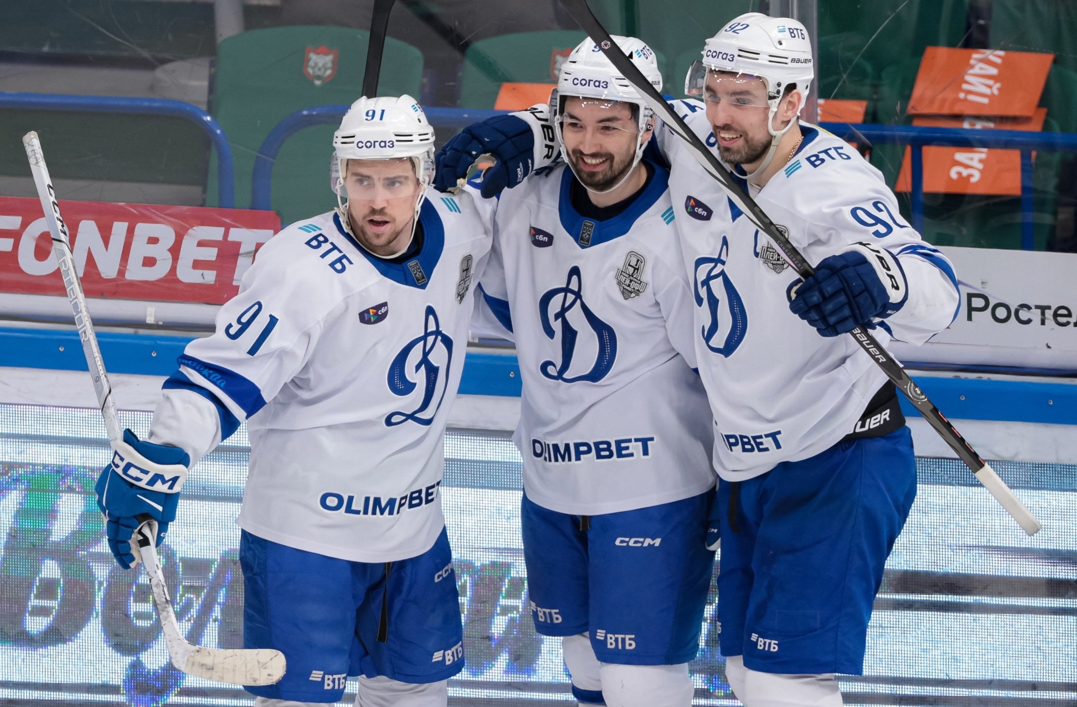 Московское «Динамо» в матче с 12 голами разгромило «Трактор» в Челябинске.