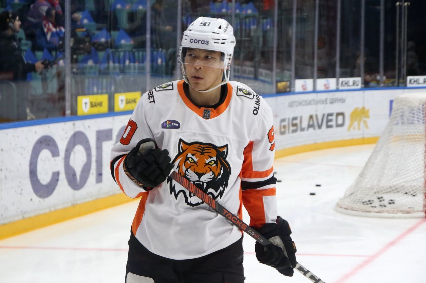 Андрей Колосов: Форвард «Амура» Ли: «В юношестве я переболел звёздной болезнью».