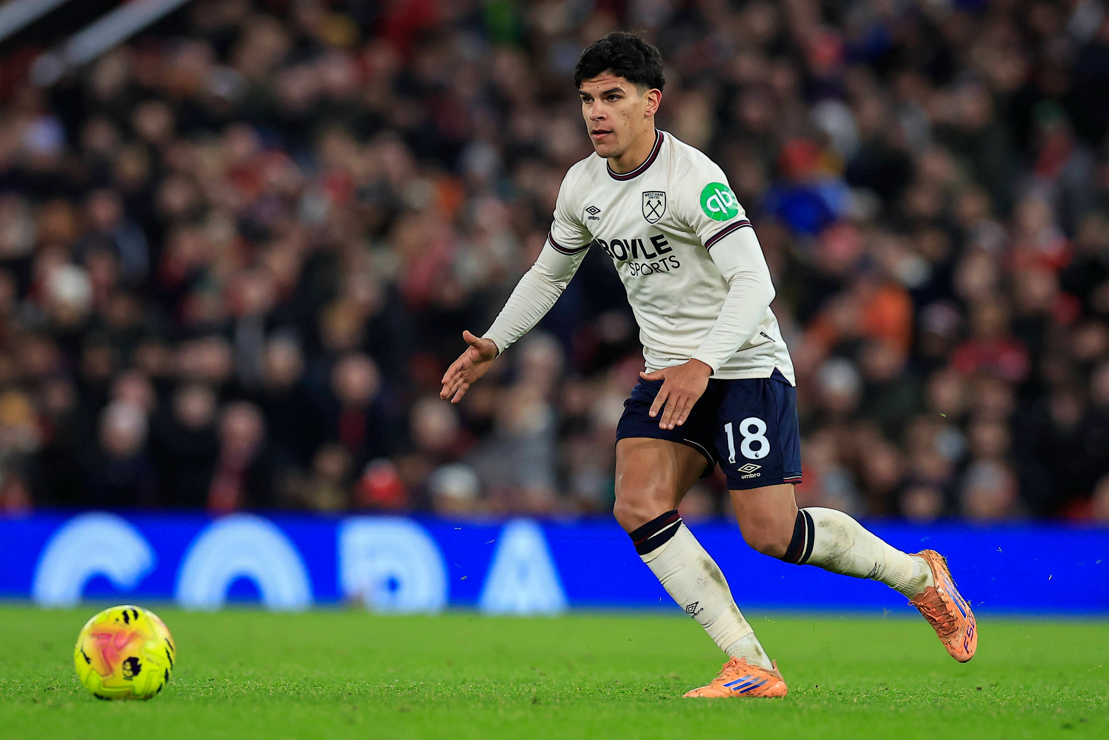 Хавбек «Вест Хэма» Фернандеш забил самый быстрый гол в АПЛ в сезоне-2025/26.