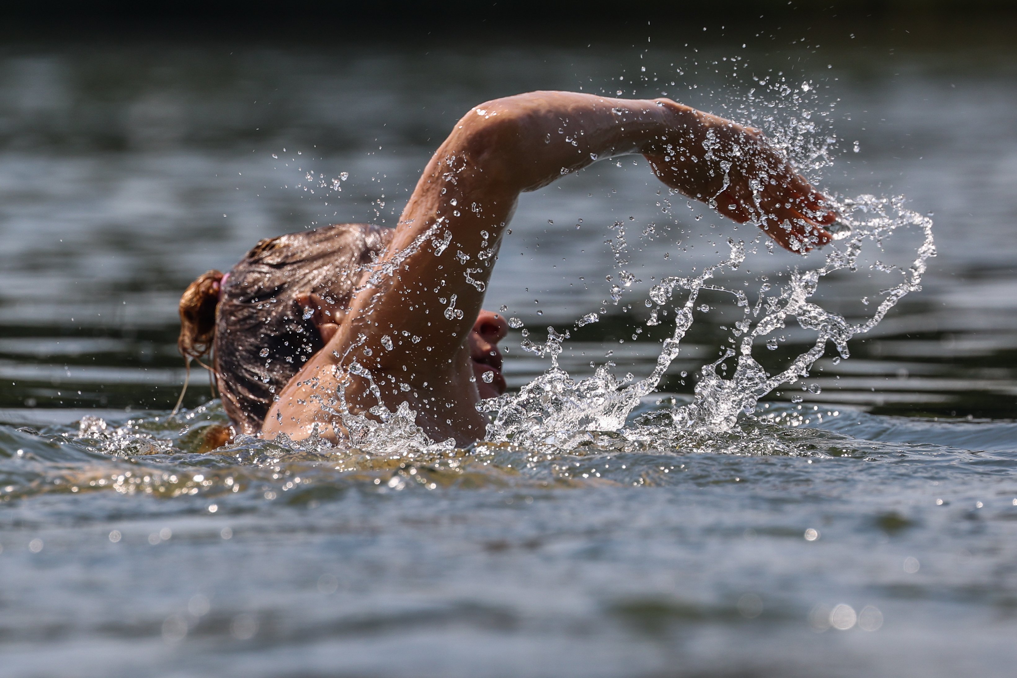 Степанов и Саратова стали чемпионами России по плаванию на открытой воде