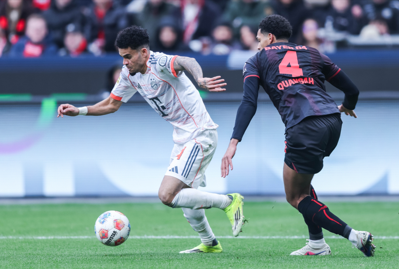 «Бавария» вдевятером потеряла очки в матче с «Байером» в Бундеслиге.