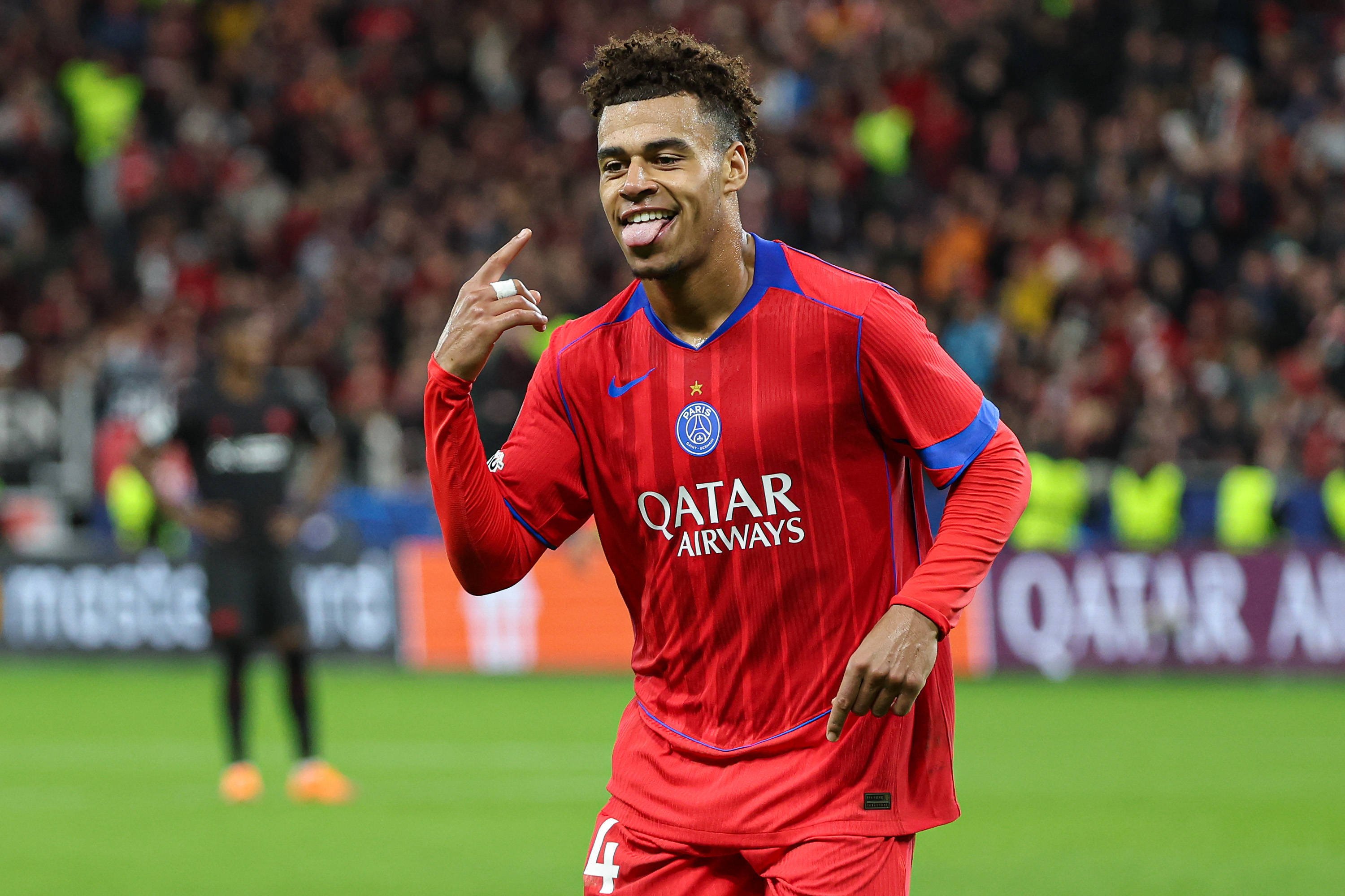 Вингер «ПСЖ» Дуэ выиграл Golden Boy — приз лучшему молодому футболисту в Европе.