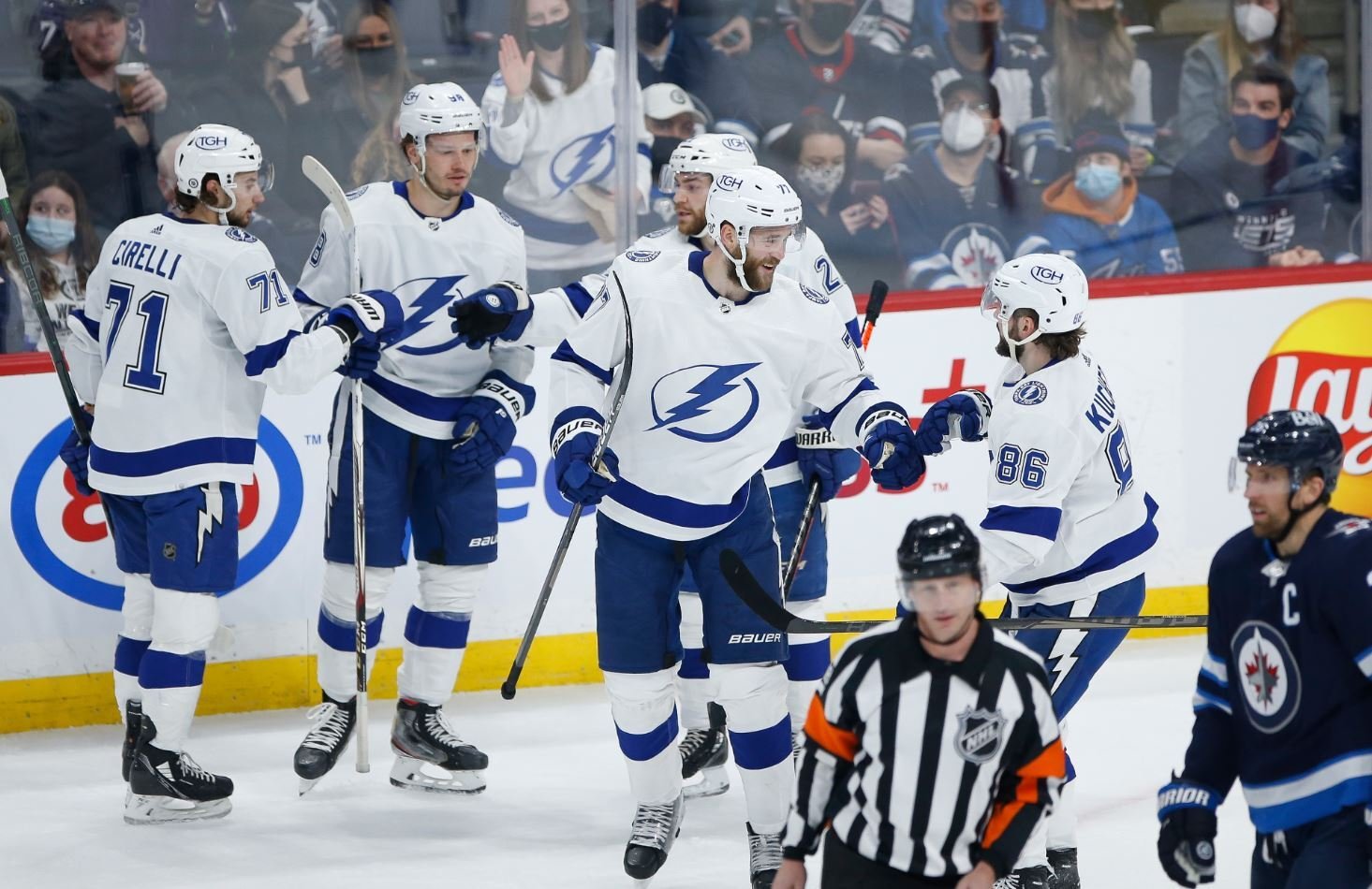 Шайба Кучерова не спасла «Тампу» от поражения в выездном матче с «Колорадо».