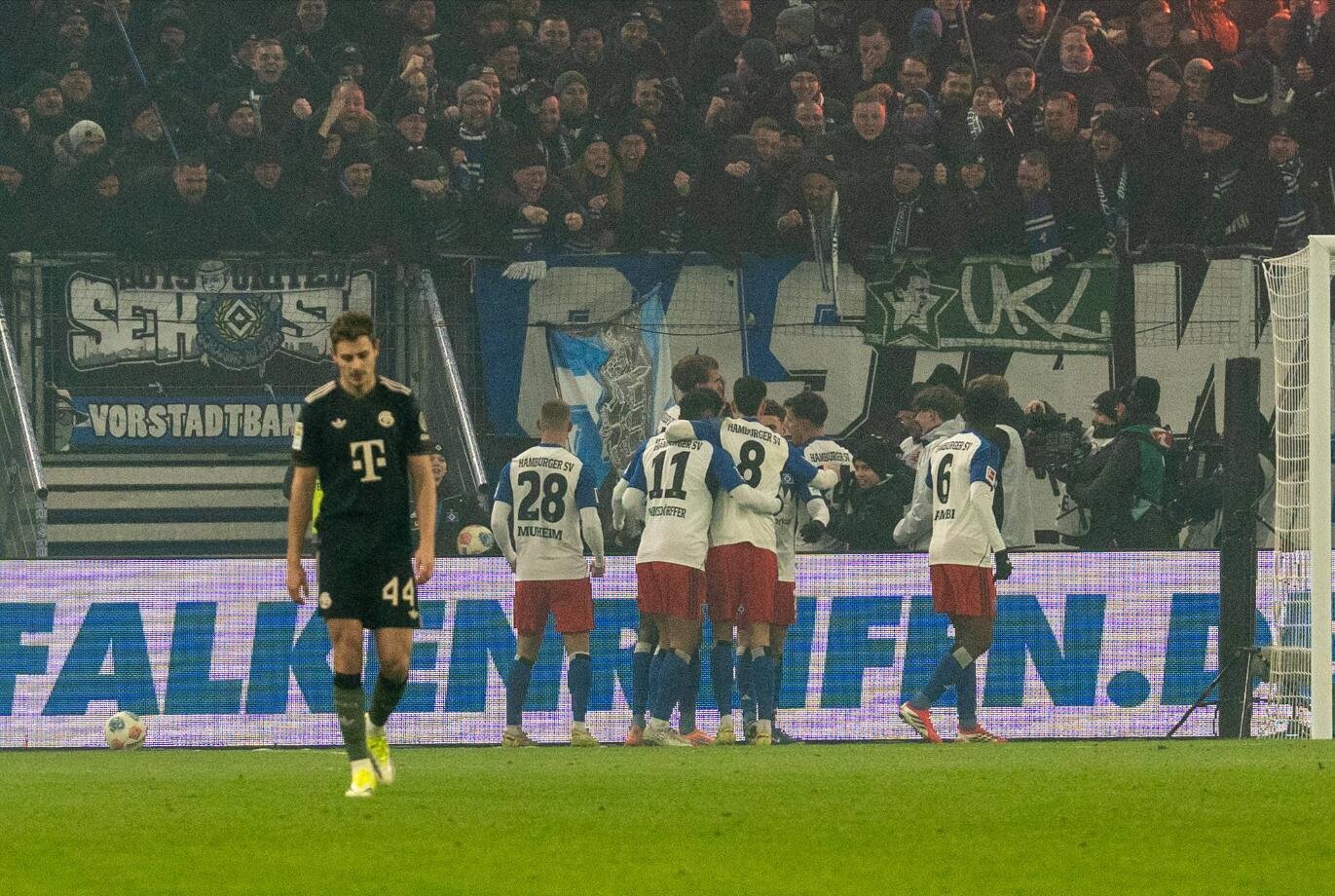 «Бавария» во второй раз подряд потеряла очки в Бундеслиге, сыграв вничью с «Гамбургом».