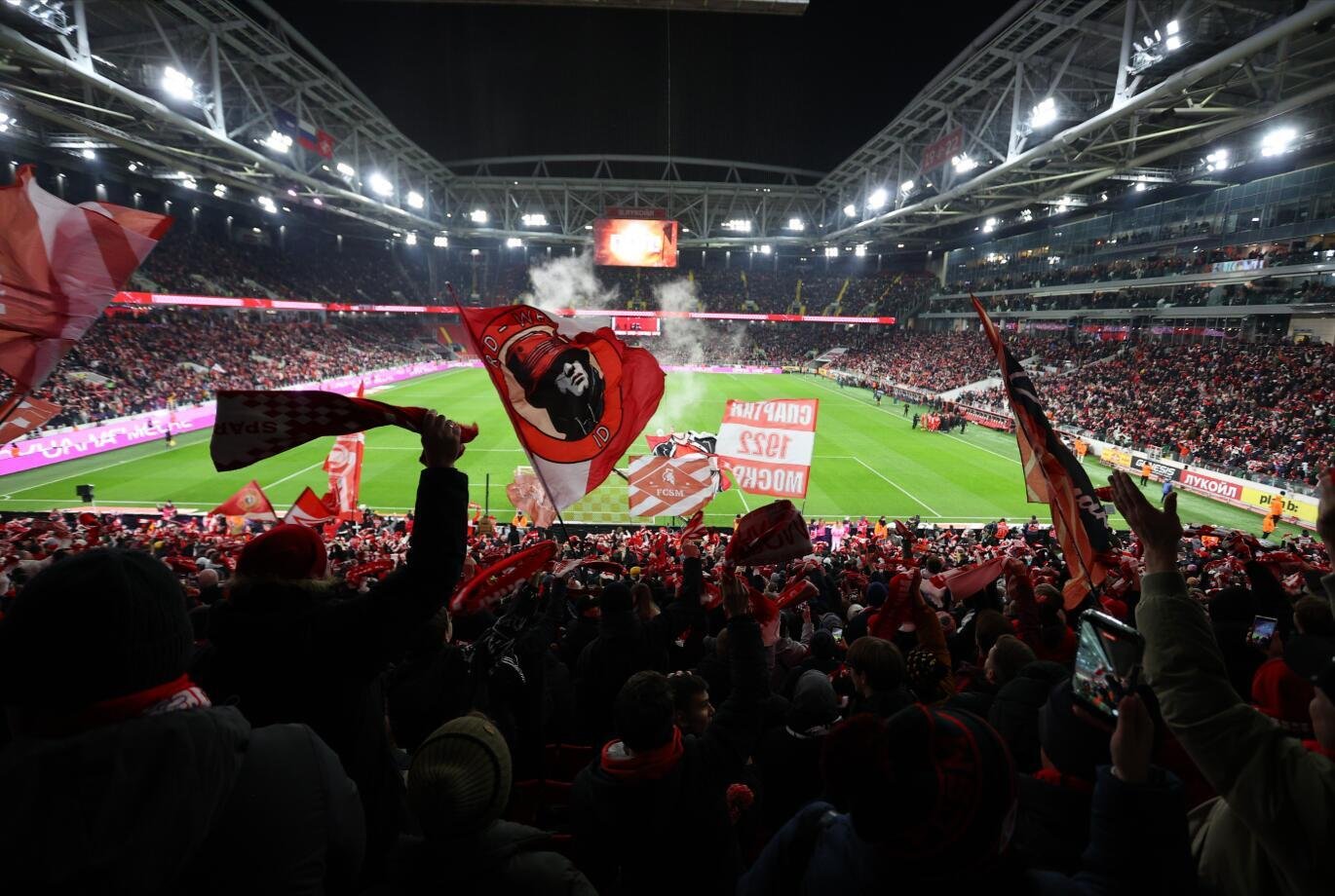 Болельщики «Спартака» избили фаната ЦСКА возле стадиона после матча РПЛ.