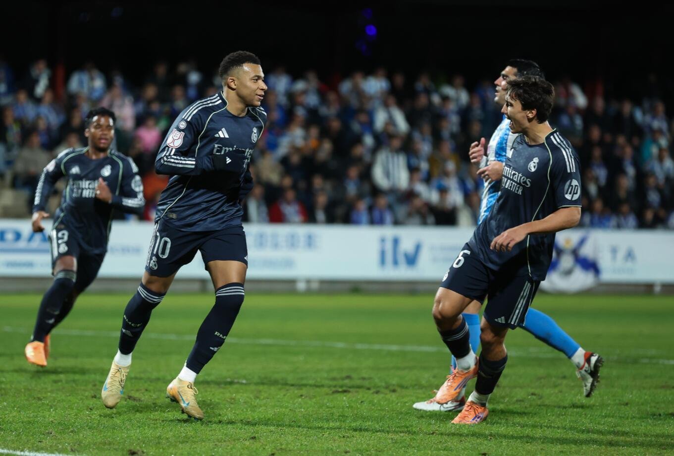 «Реал» благодаря дублю Мбаппе и автоголу одолел «Талаверу» из третьего дивизиона в Кубке Испании.