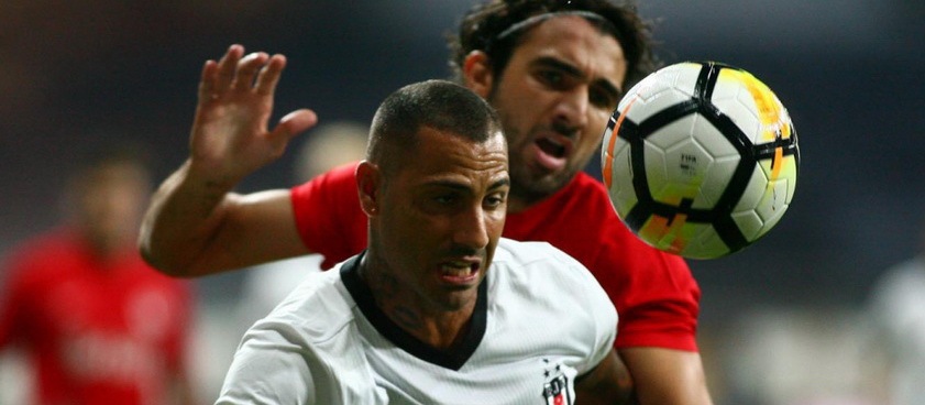 Antalyaspor - Beşiktaş. Pontul lui Karbacher