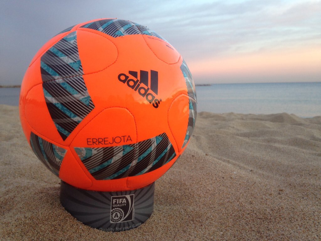 Мяч для пляжного футбола.  