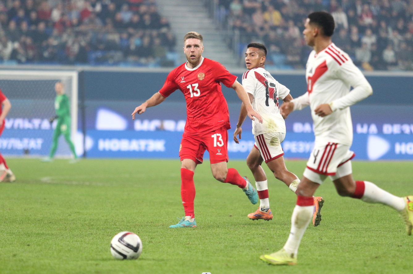 Сборная России упустила победу над Перу, пропустив гол в концовке матча.