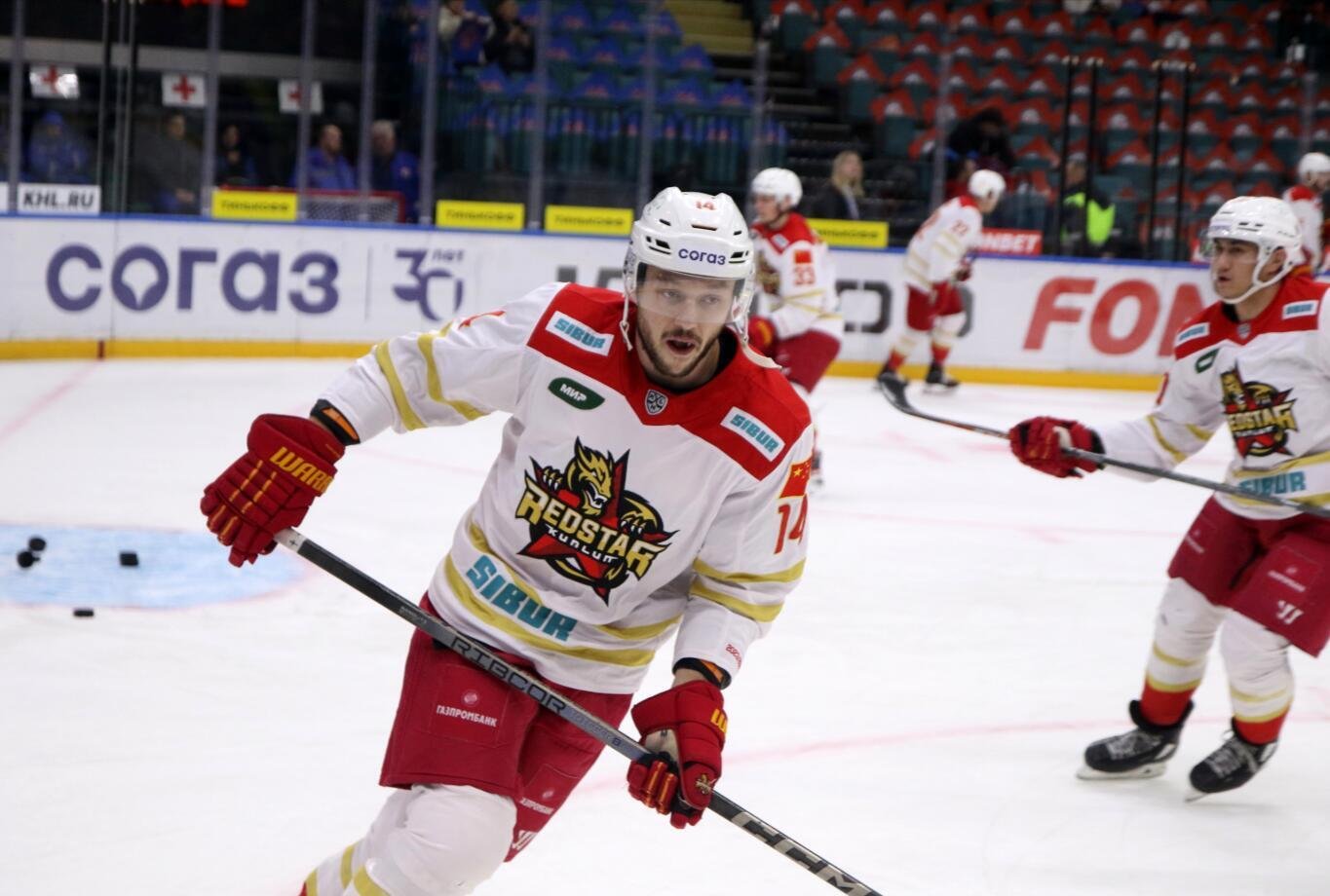 «Салават Юлаев» всухую обыграл «Адмирал», Броссо забросил первую шайбу за уфимцев.