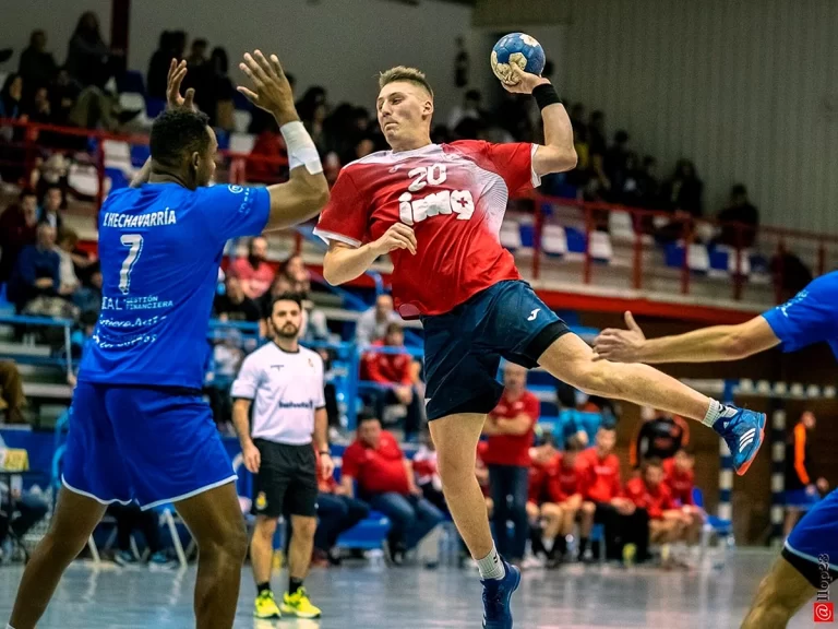 Игроки в гандбол