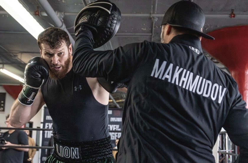«Я сделал всё, что мог». Махмудов высказался после боя с Фьюри.