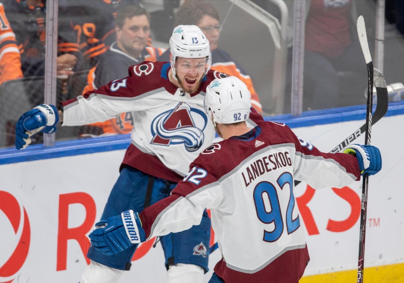 Ассисты Ничушкина и Маккиннона принесли «Колорадо» победу над «Анахаймом» в матче лидеров Запада НХЛ.