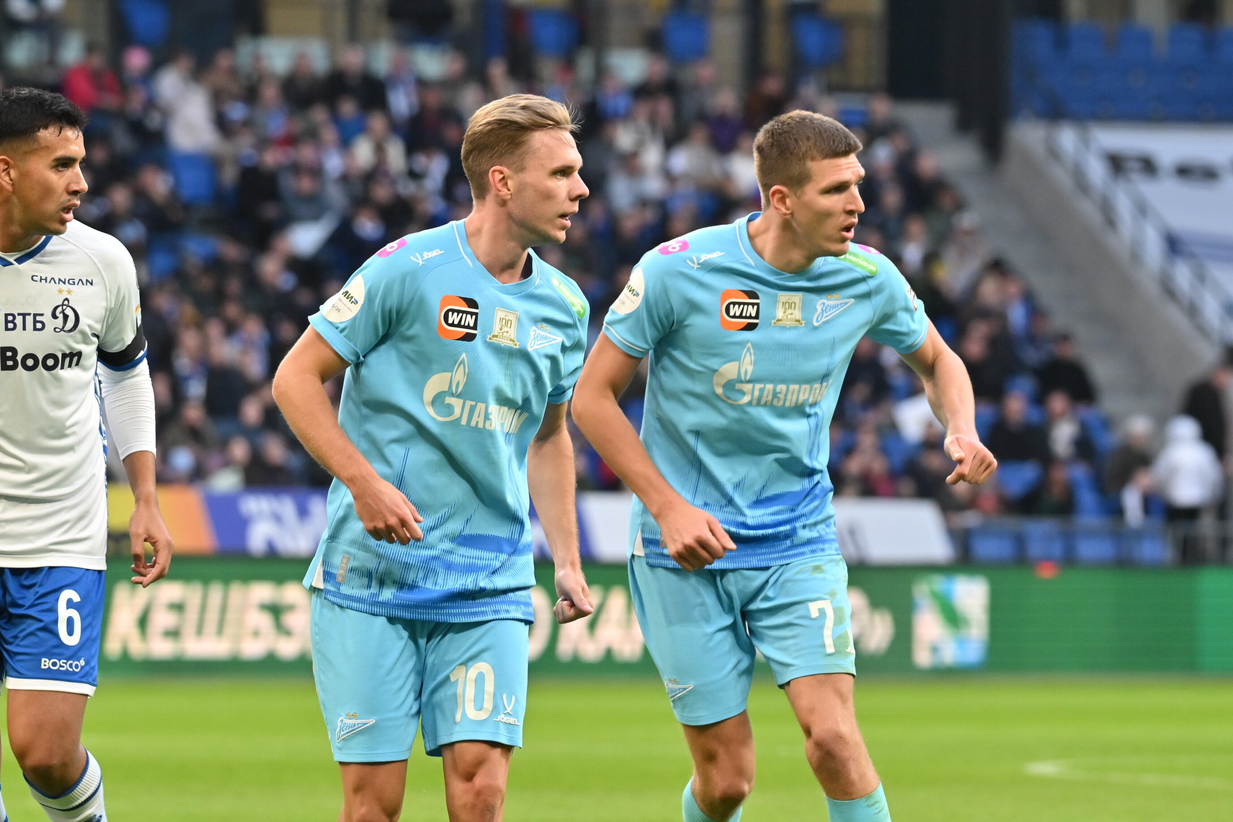 «Зенит» с трудом обыграл махачкалинское «Динамо», Соболев не забил пенальти.