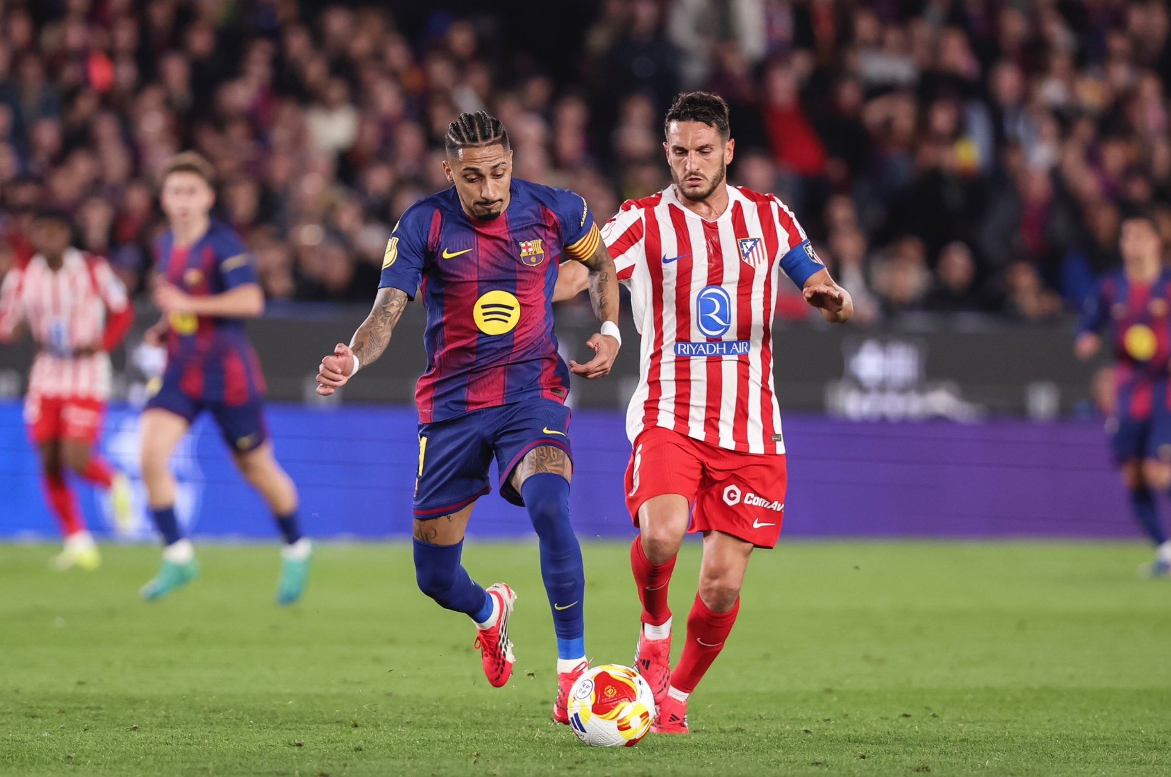 «Барселона» разгромила «Атлетико», но не смогла выйти в финал Кубка Испании.