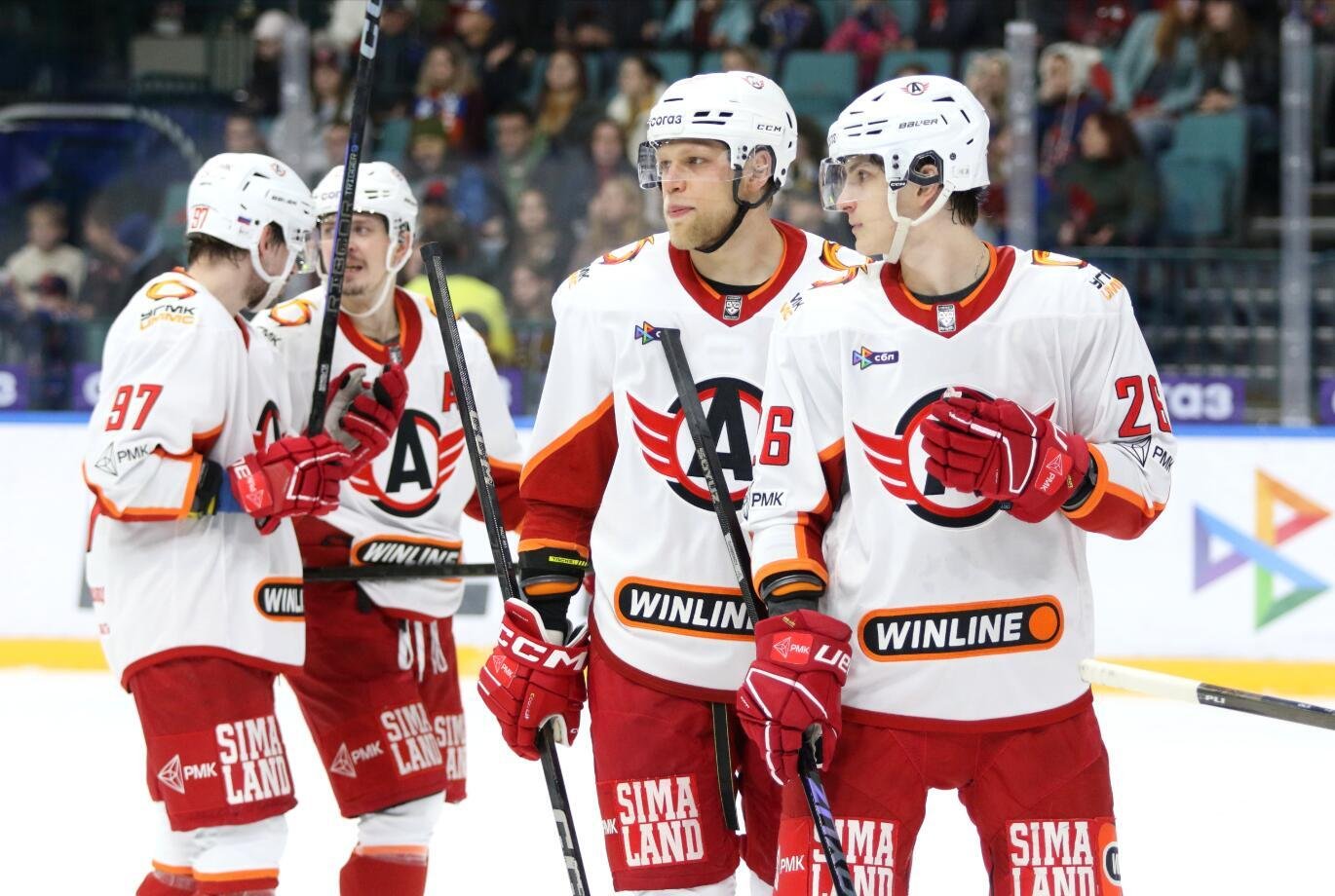 Ассистентский хет-трик Буше помог «Автомобилисту» разгромить «Сибирь» в матче КХЛ.