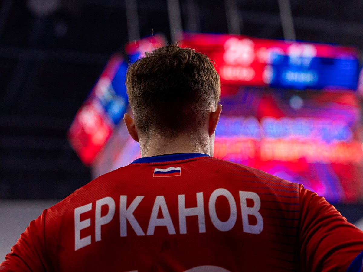 Legalbet.ru: Иван Ерканов: «Шишкарёв постоянно что-то подсказывает на тренировках».