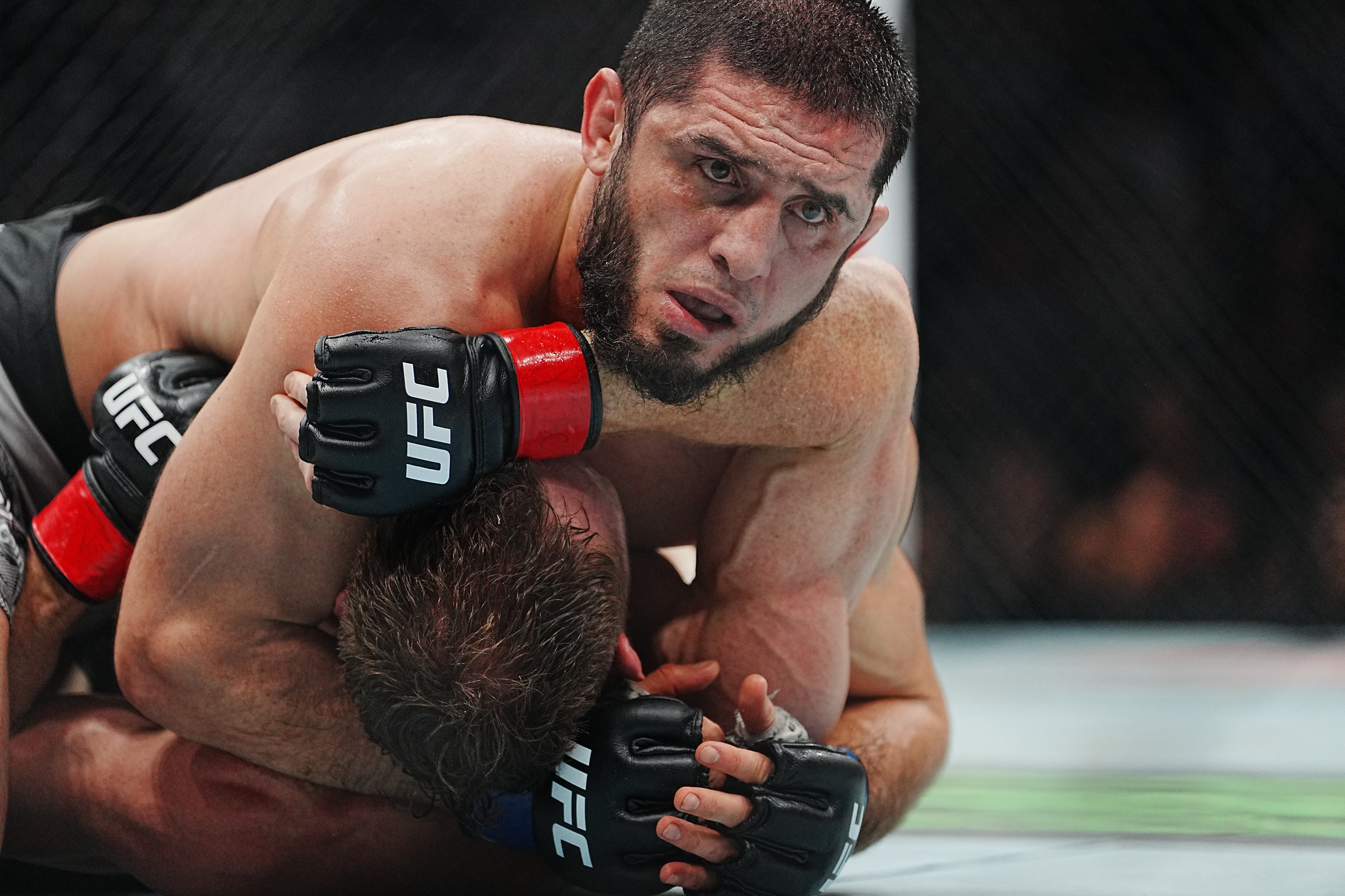 Ярослав Попов: Махачев предположил, почему Хабиб выступил против его участия на турнире UFС в Белом доме.