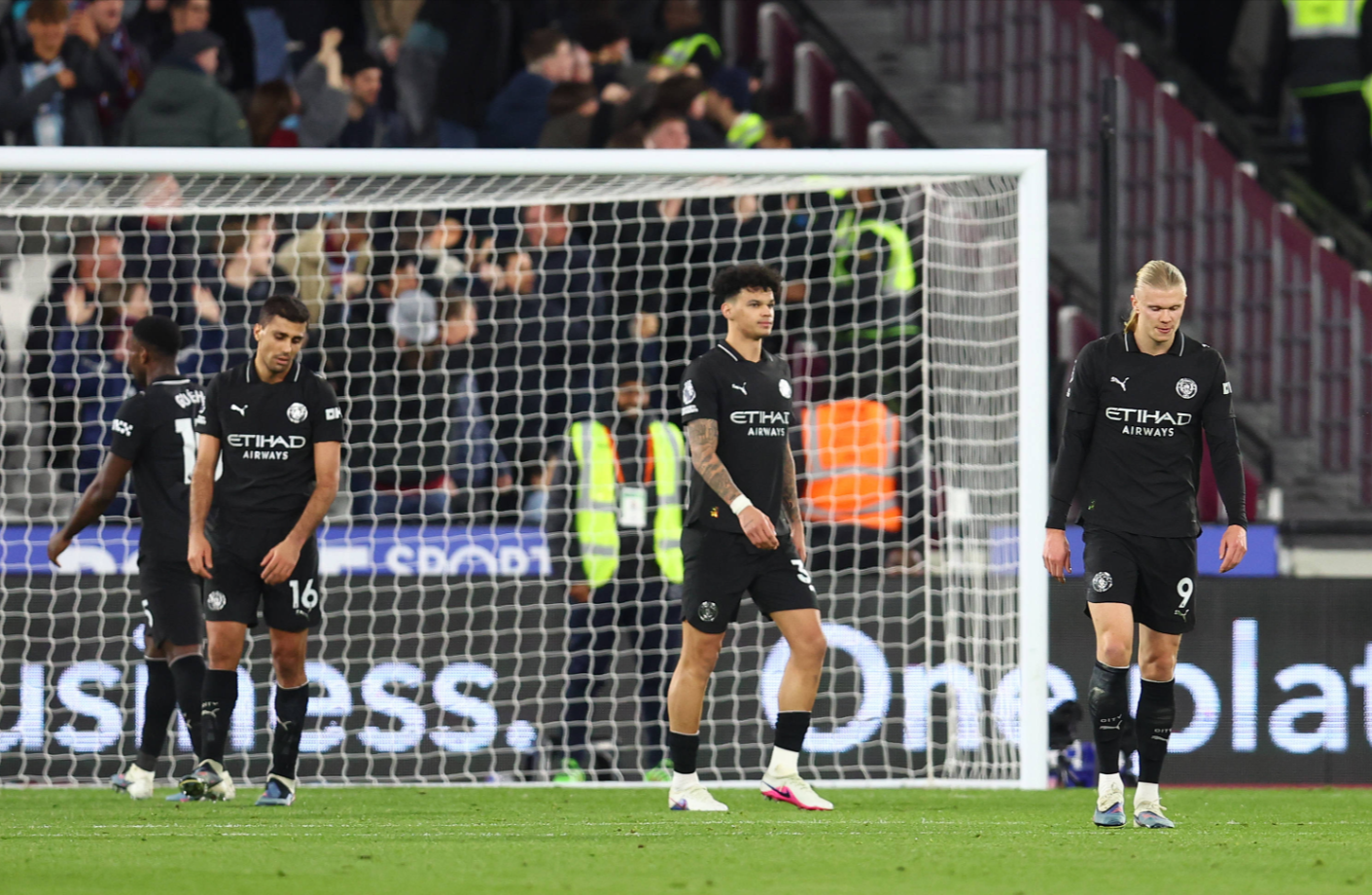 «Манчестер Сити» не сумел победить аутсайдера АПЛ и сократить отставание от «Арсенала».