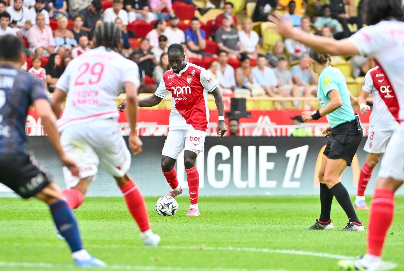 «Монако» с Головиным в меньшинстве разгромно проиграл «Лансу» в Лиге 1.