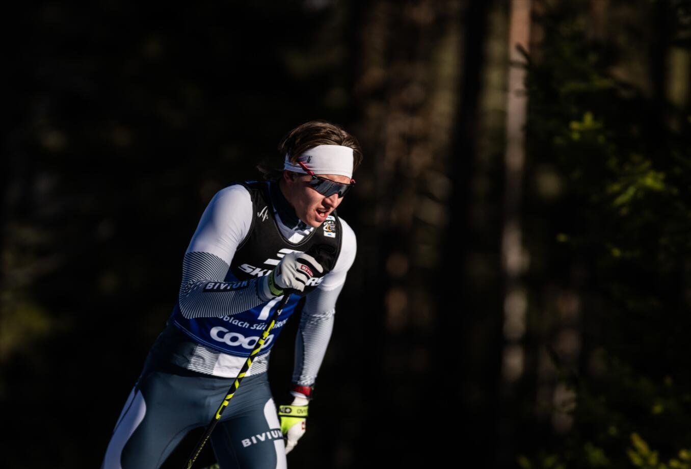 Коростелёв стал девятым в разделке на 10 км на втором этапе «Тур де Ски».