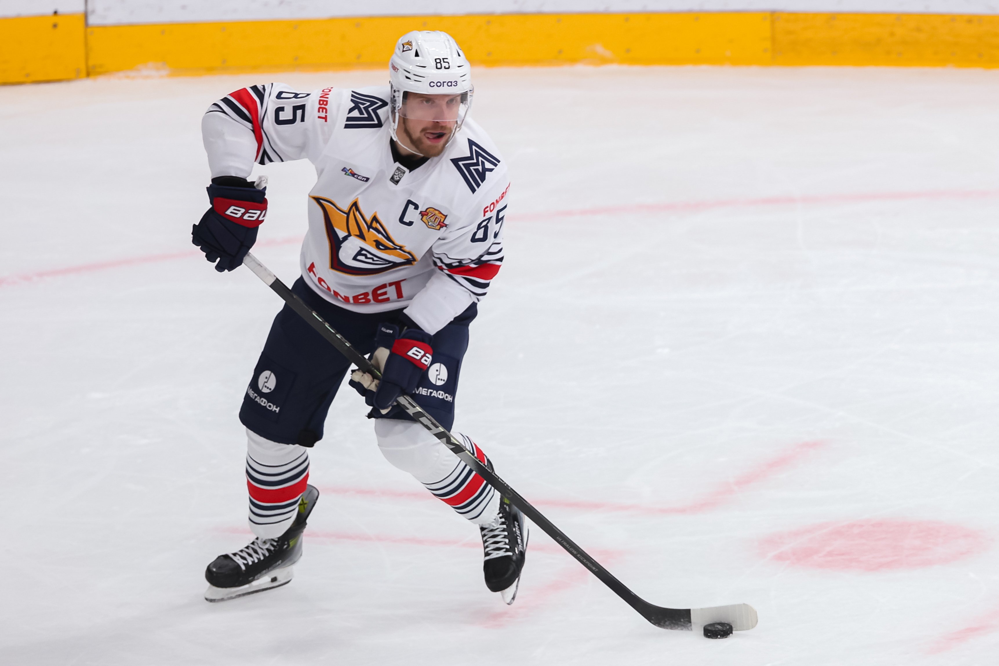 «Металлург» на своём льду разгромил «Шанхай», забросив шесть шайб.