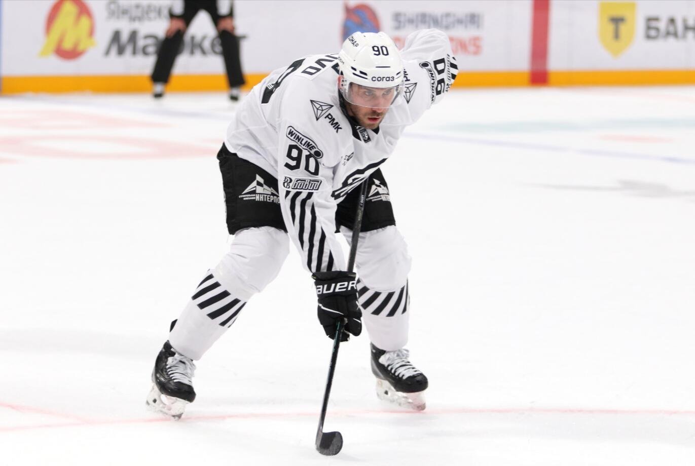 «Трактор» благодаря двум очкам Ливо победил «Барыс» в матче КХЛ.