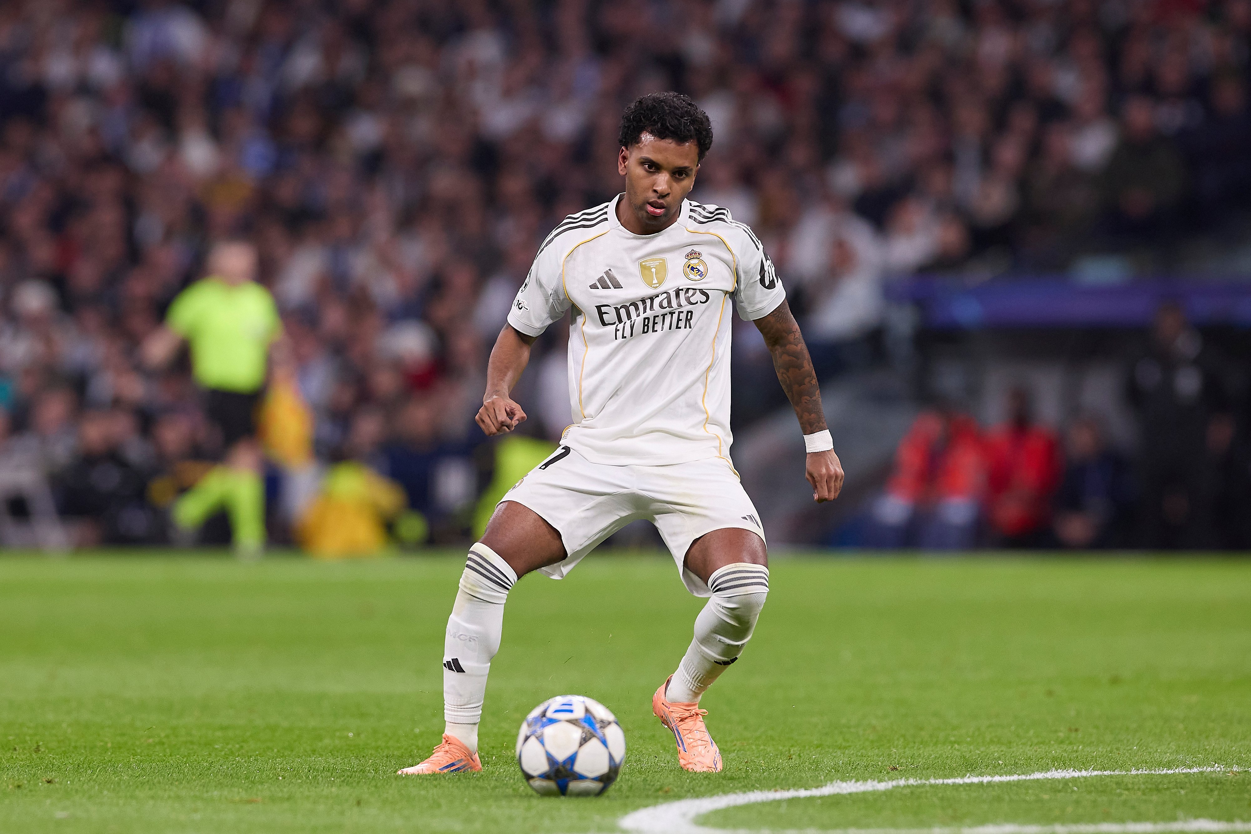 «Реал» на выезде обыграл «Алавес». Родриго забил во втором матче подряд.